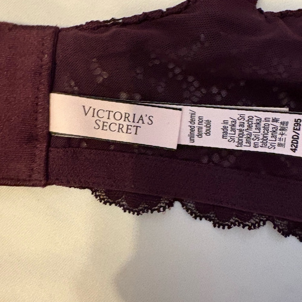 Victoria's Secret Purple Lace Bra with Underwire Support - Picture 2 of 2